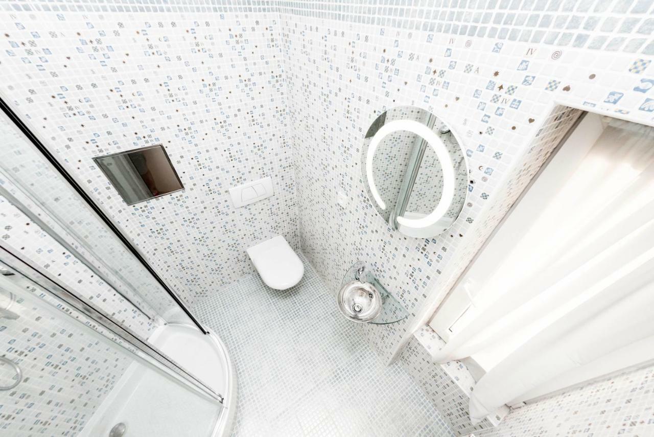 Romantic Studio With Jacuzzi プラハ エクステリア 写真